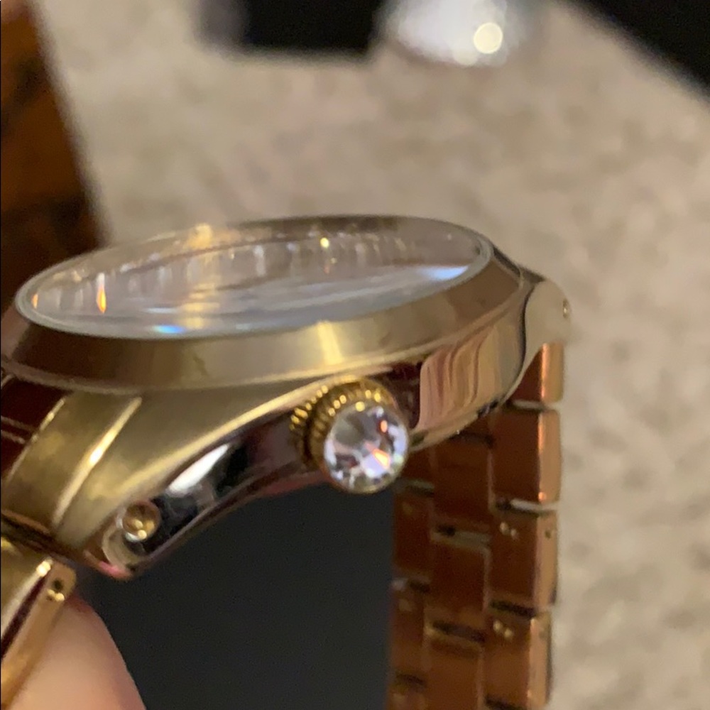 Golden Mother Pearl Fossil Watch 💕 - Picture 4 of 5